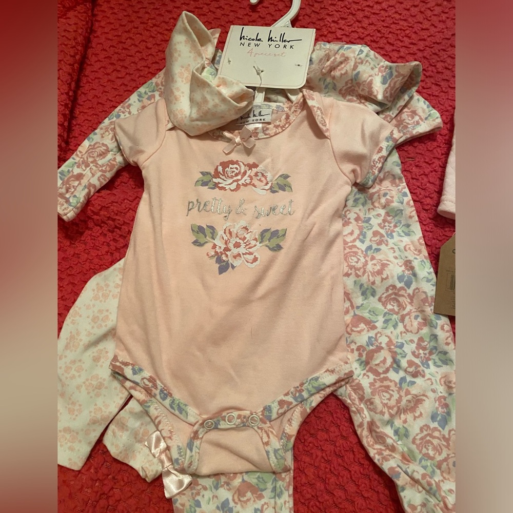 NWT Nicole Miller 4 pc Set Baby